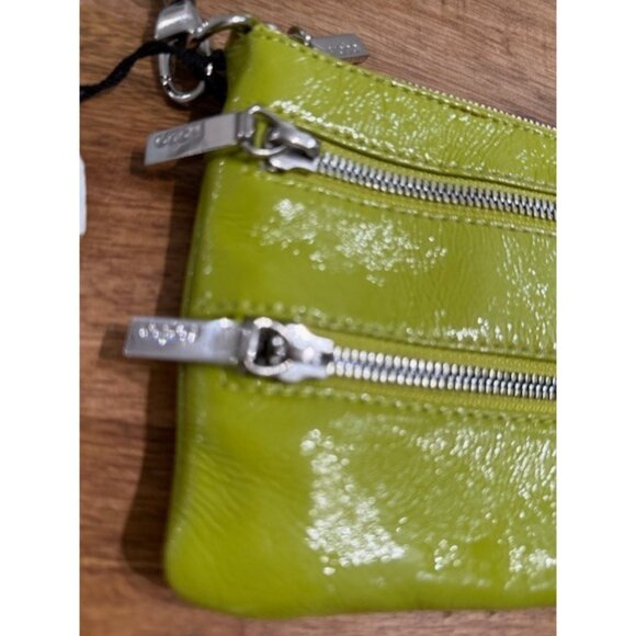 Hobo International Convertible Crossbody Wristlet Lime Green Zippers Cristel NWT - Picture 4 of 15
